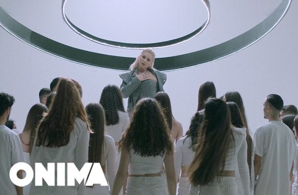 Ronela Hajati – Shtroje me lek